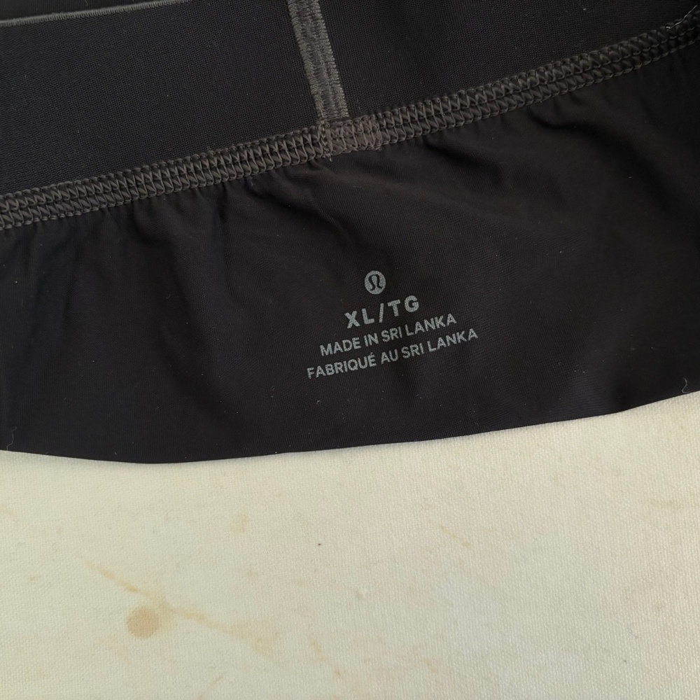 Lululemon License to Train Boxer *5" - Picture 3 of 4